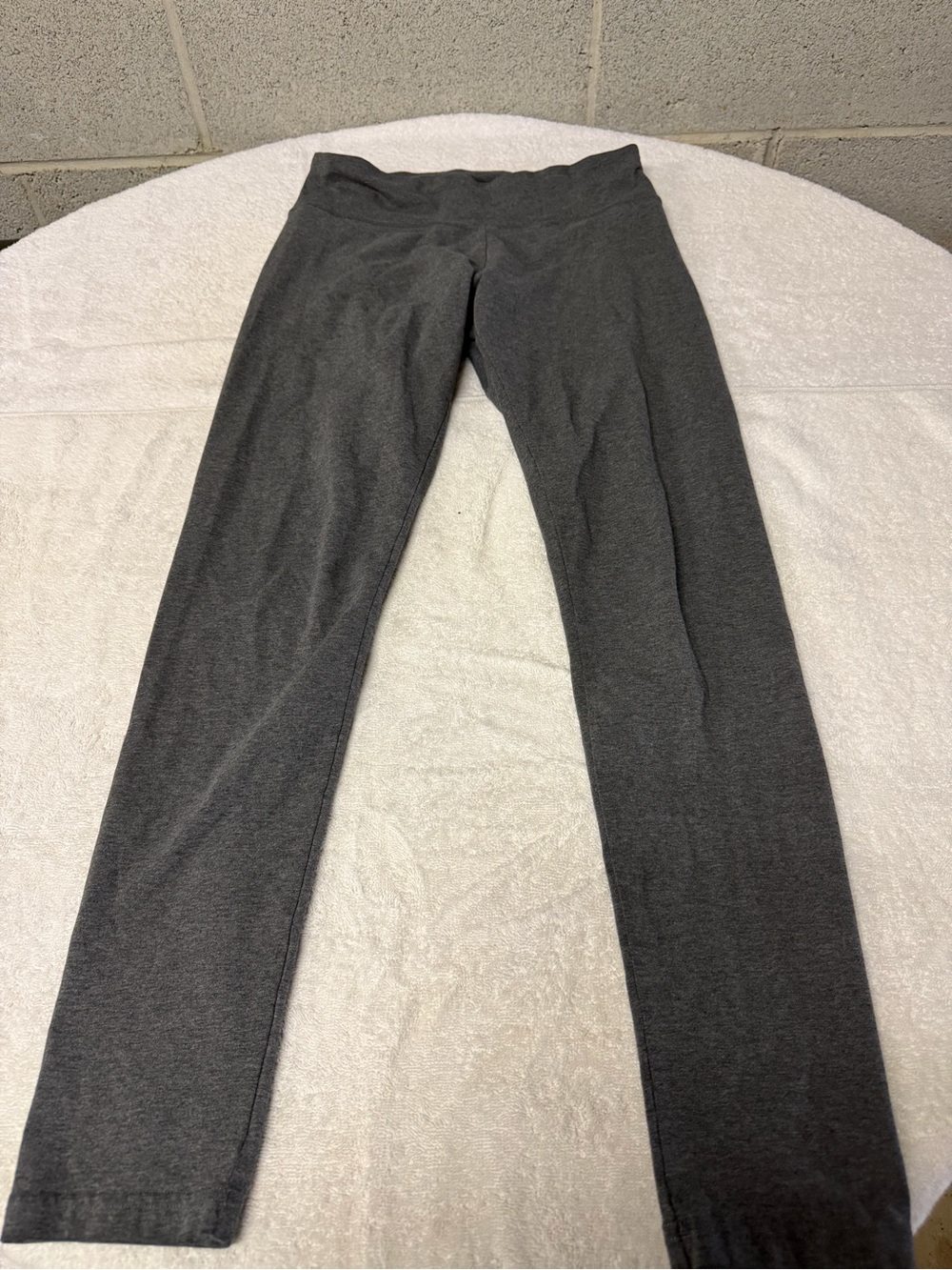 Offline by Aerie Charcoal Gray Stretch Leggings with mid rise waist size medium